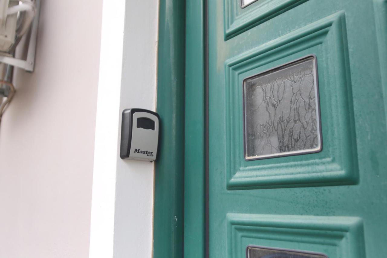 Anna'S House Apartment Vlikhon Exterior photo